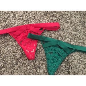 ✨2 for 1 ✨ VS Holiday Thongs